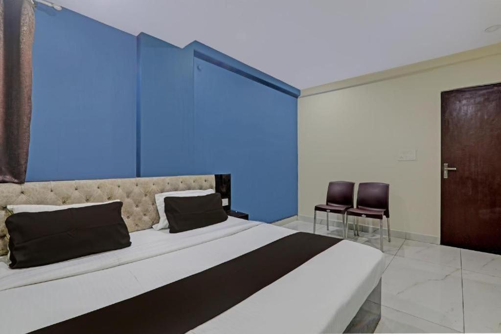 Champion Hotel 3*