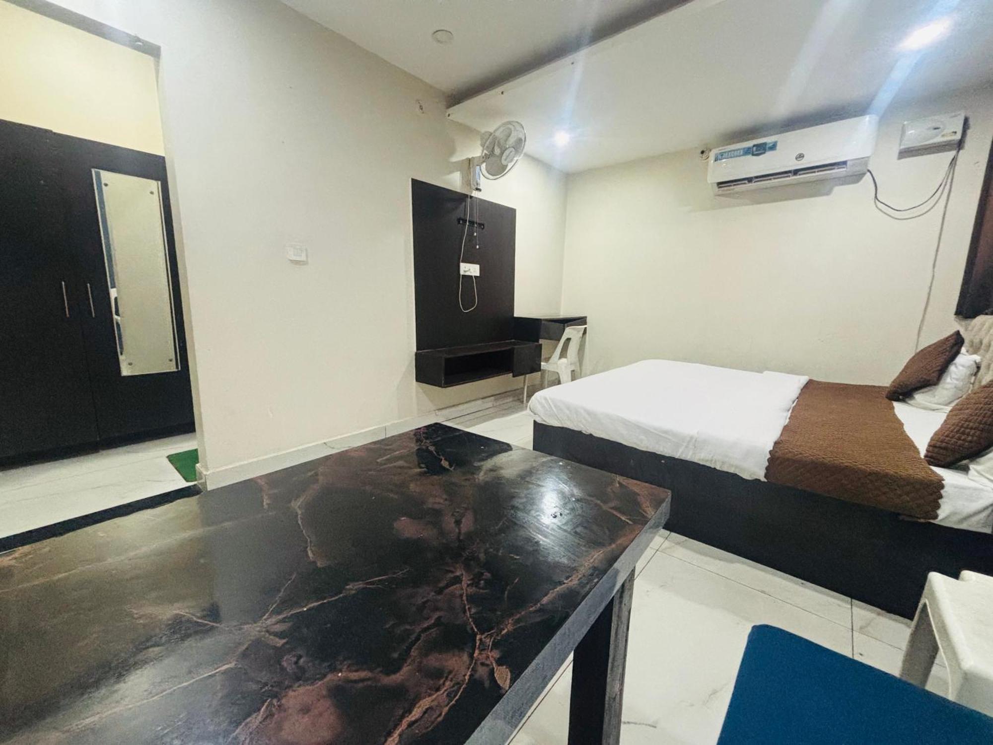 Hotel Champion Lucknow